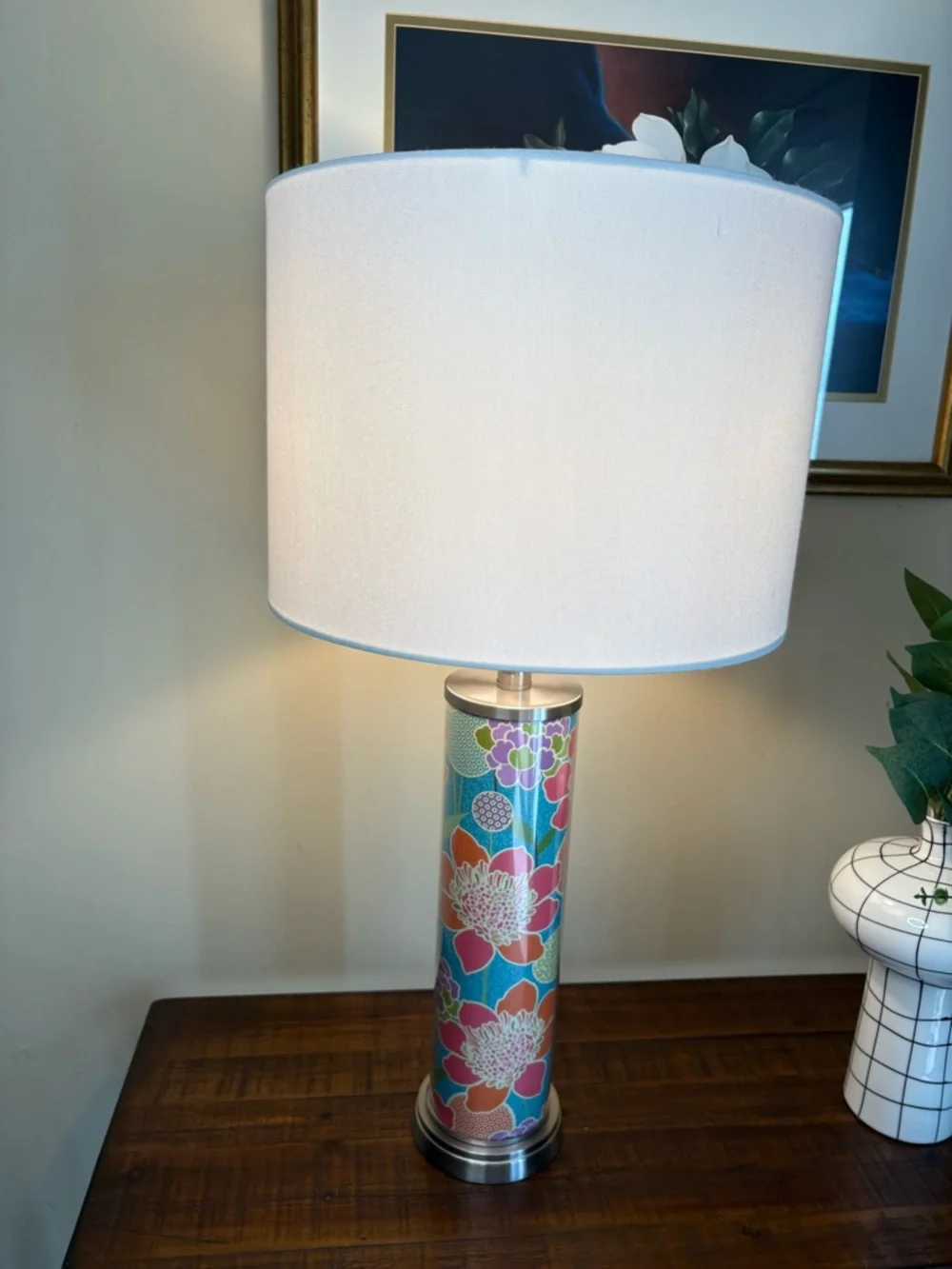 Modern Lamp With Groovy 70’s Aesthetics - Picture 11 of 11